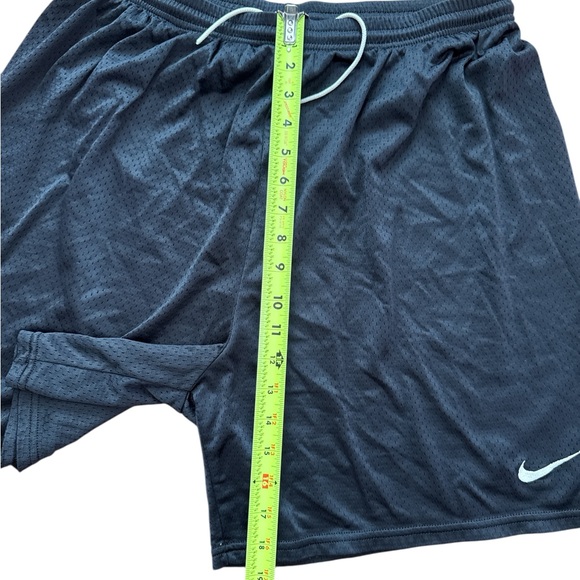 Vintage Nike Team Sports Black Athletic‎ Shorts Size XL Nike Swoosh Logo Men’s - Picture 8 of 11